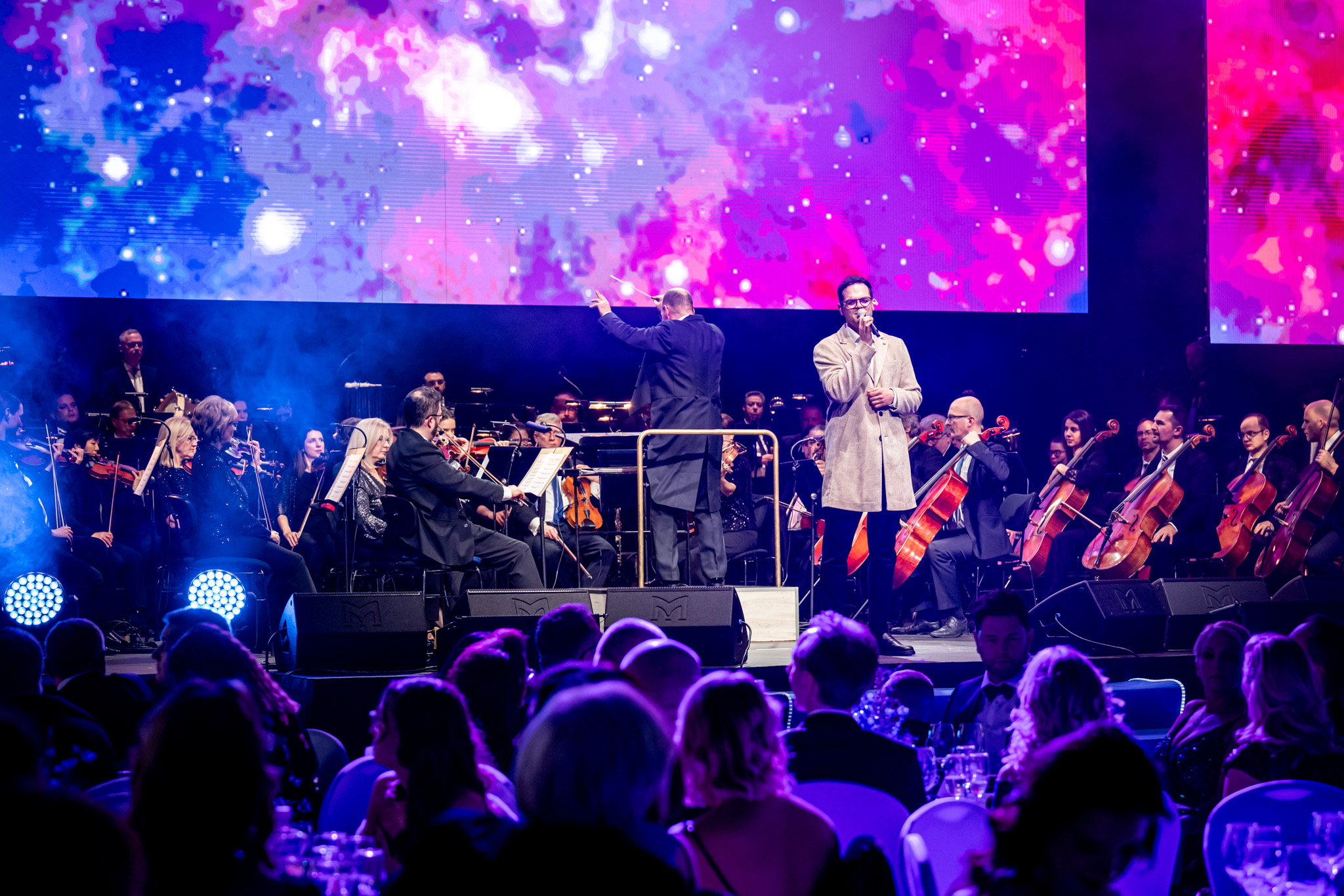 今年的舞会再次带来了难忘的时刻与出色的氛围。（摄影：András Adorján, Máté Dudás